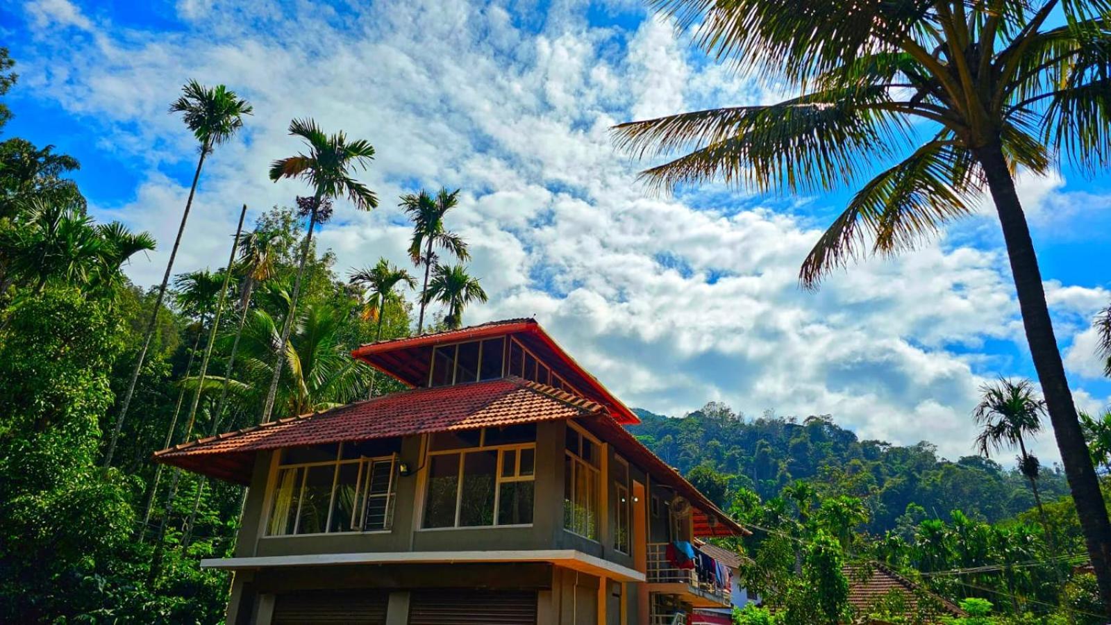 Coorg Divine Spark Home Stay Suntikoppa Exterior photo